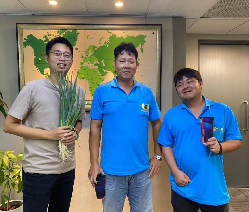 Powerful Typhoon Strikes, Green Onion Farmers Praise: Big Profits with RichFarm!